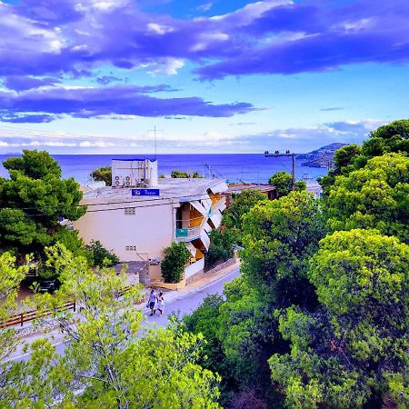 Отель Possidon Agia Marina  Экстерьер фото